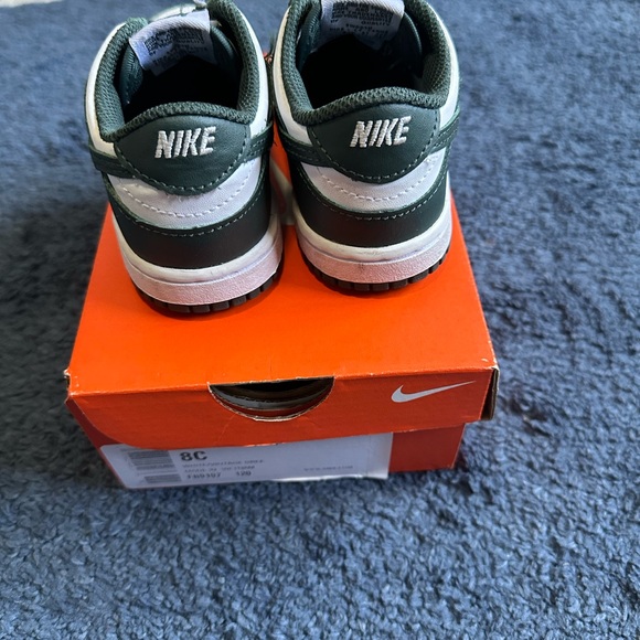 Nike Toddler Green and White Dunk Low - Picture 3 of 8